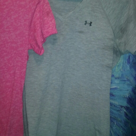 2 Under Armour Medium Shirts - Picture 3 of 7